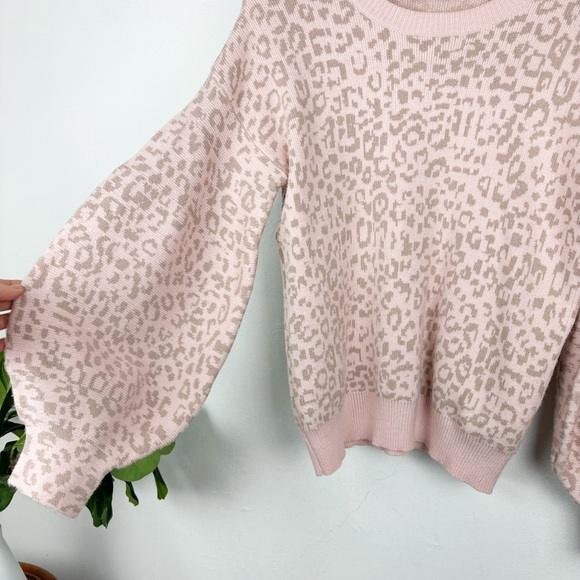 DO+BE Pink Leopard Print Balloon Sleeve Sweater Sz M - Picture 4 of 5